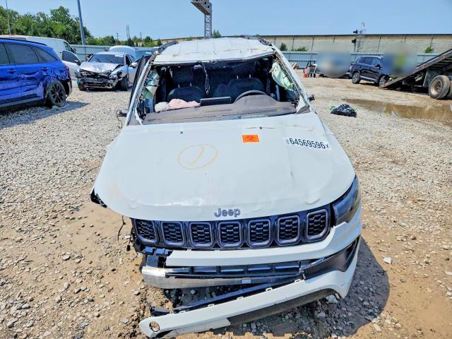 2025 Jeep Compass VIN 3C4NJDBN7ST617713 COPART salvage auction — ROLLOVER, Fl - Cert Of Title Slvg Rebuildable (P), sold $2,650 on 2026-09-01 (photo 5)