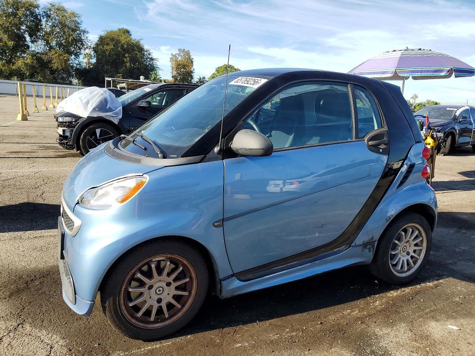 2014 Smart VIN WMEEJ3BA2EK756839 COPART salvage auction — REAR END, CA - SALVAGE CERTIFICATE, sold $800 on 2026-09-04 (photo 1)