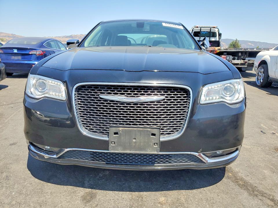 2017 Chrysler 300 VIN 2C3CCAEG7HH668003 COPART salvage auction — MINOR DENT/SCRATCHES, CA - DIS/DLR/EXP ONLY CLEAN TITLE, sold $10,300 on 2026-08-11 (photo 5)