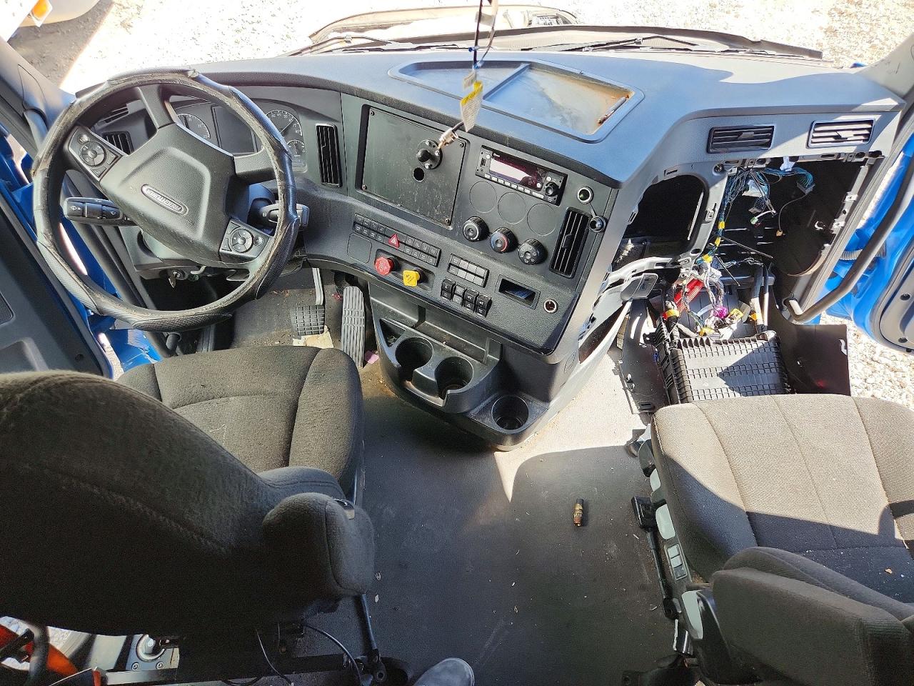 2025 Freightliner Cascadia 126 VIN 3AKJHHDR3SSVR4375 COPART salvage auction — Front End, NE - CERT OF TITLE-SALVAGE, sold $15,200 on 2026-09-03 (photo 8)