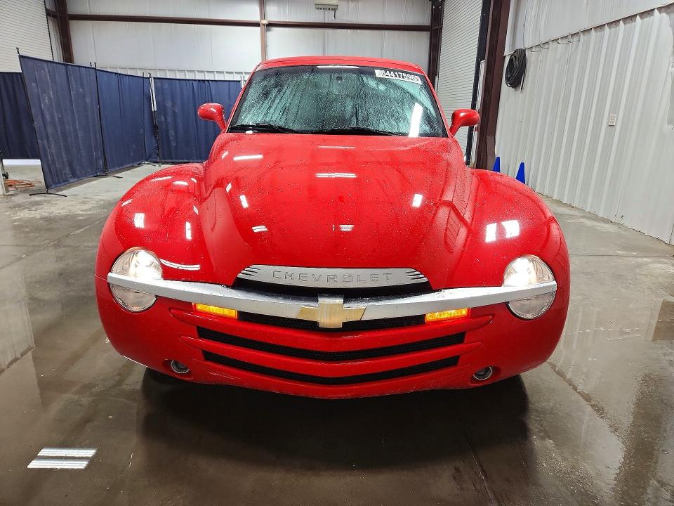 2004 Chevrolet Ssr VIN 1GCES14P54B106421 COPART salvage auction — MINOR DENT/SCRATCHES, KY - CERTIFICATE OF TITLE (P), sold $18,900 on 2026-08-25 (photo 5)