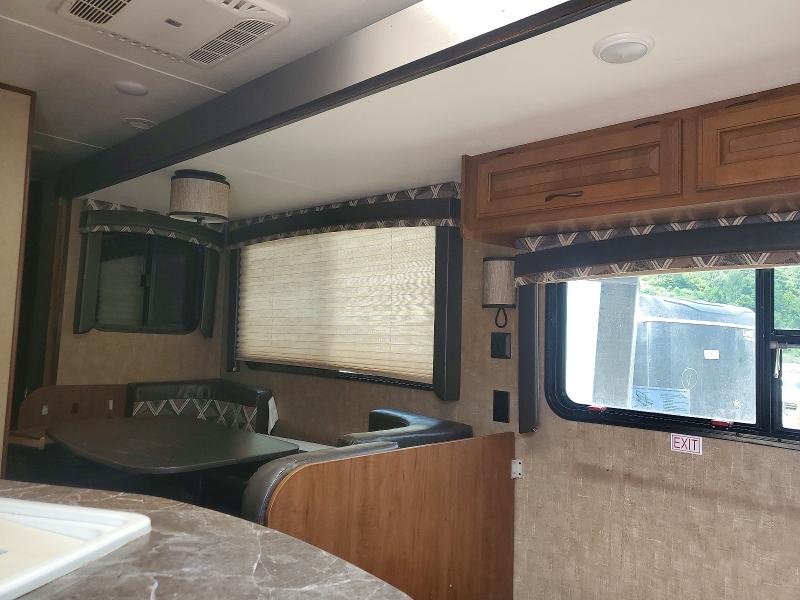 2016 Jaycee Jflt29qbs VIN 1UJBJ0BS1G1TM0136 COPART salvage auction — WATER/FLOOD, WV - SALVAGE CERT - FLOOD DAMAGED, sold $2,050 on 2026-08-27 (photo 6)