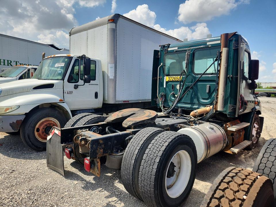 2018 Freightliner All other VIN 3AKBGADV3JSJL4479 COPART salvage auction — MINOR DENT/SCRATCHES, CT, sold $8,900 on 2026-08-27 (photo 3)