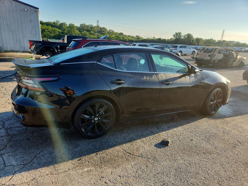 2021 Nissan Maxima VIN 1N4AA6EV9MC510382 COPART salvage auction — VANDALISM, IL - SALVAGE CERTIFICATE, sold $10,100 on 2026-10-07 (photo 3)