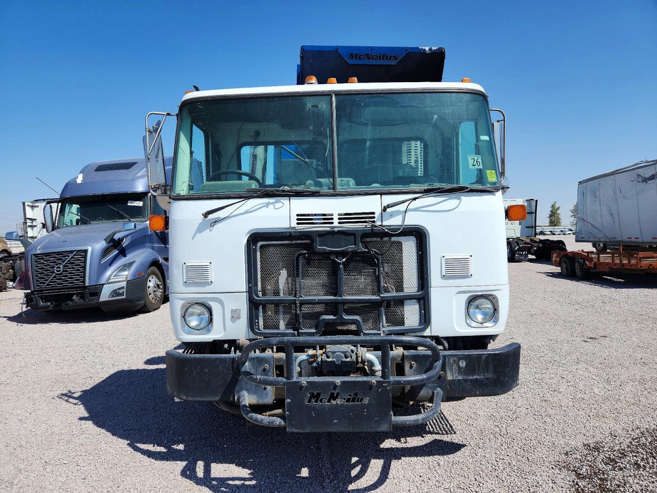 2009 Autocar llc All other VIN 5VCDC6JF19H208064 COPART salvage auction — Minor Dent/Scratches, Cd - Non-Repairable, sold $1,650 on 2026-09-10 (photo 5)