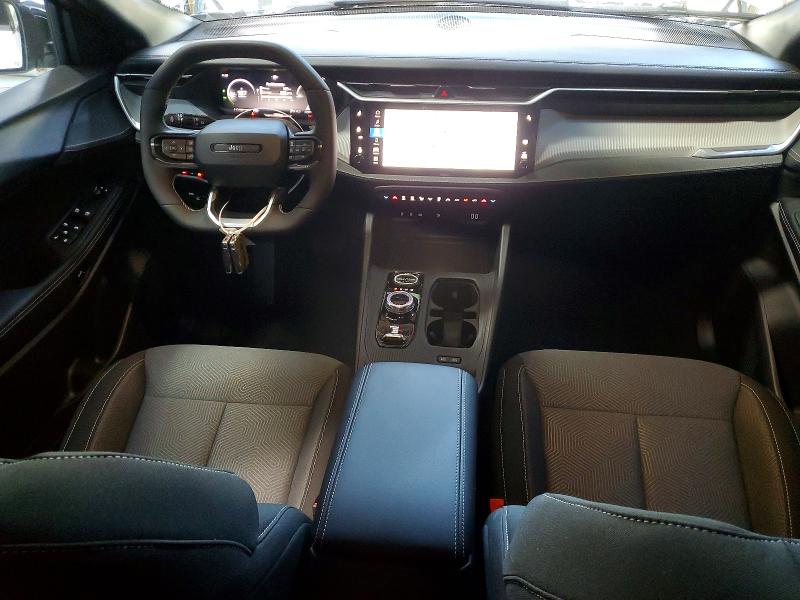 2026 Jeep Cherokee VIN 3C4PJMB21TT204542 COPART salvage auction — NORMAL WEAR, ON - PERMIT NO BRAND - UNFIT (P), sold $32,500 on 2026-09-16 (photo 8)