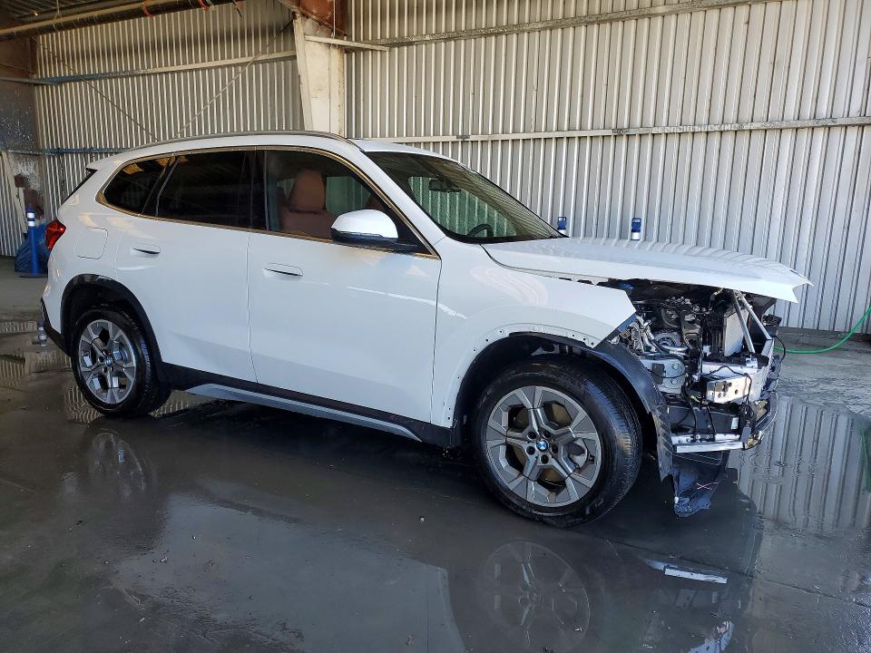2026 BMW X1 VIN WBX73EF01T5621185 COPART salvage auction — FRONT END, Ca - Clean Title - Sixt, sold $16,000 on 2026-08-19 (photo 4)