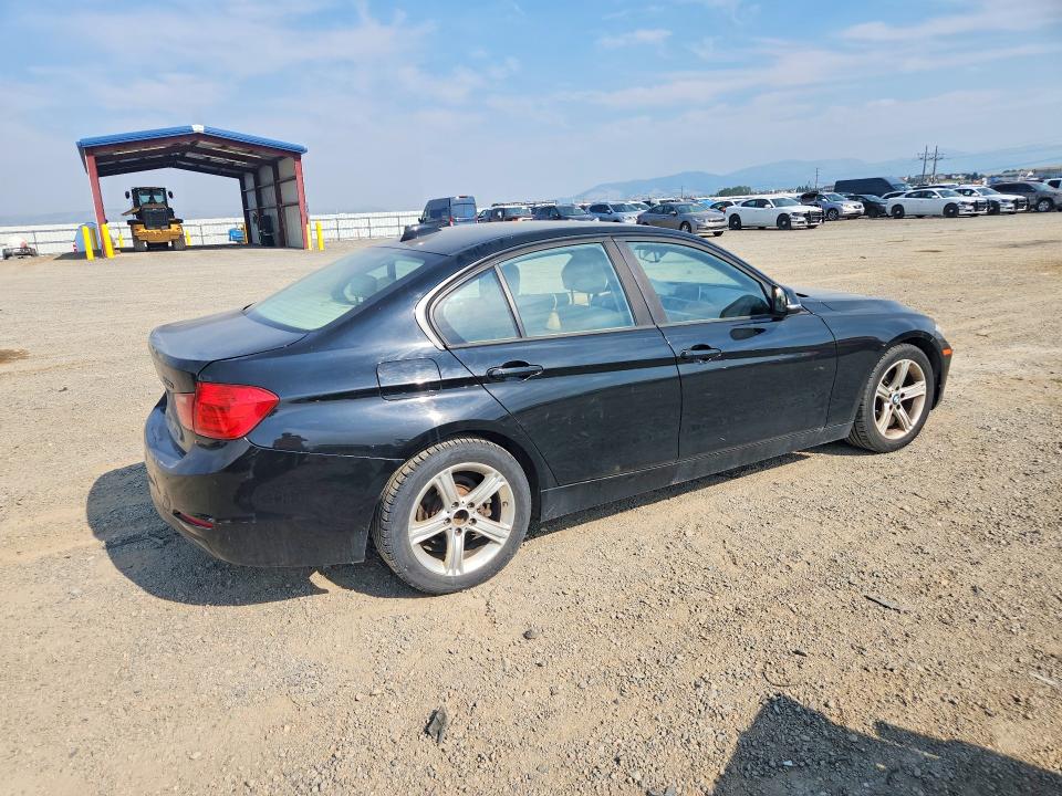 2013 BMW 3er VIN WBA3B5C50DF590776 COPART salvage auction — NORMAL WEAR, Mt - Certificate Of Title, sold $3,150 on 2026-08-11 (photo 3)