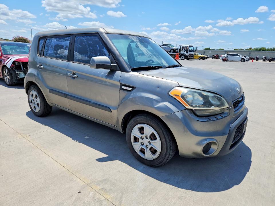2013 Kia Soul VIN KNDJT2A55D7527630 COPART salvage auction — REAR END, Salvage Title, sold $775 on 2026-09-08 (photo 4)