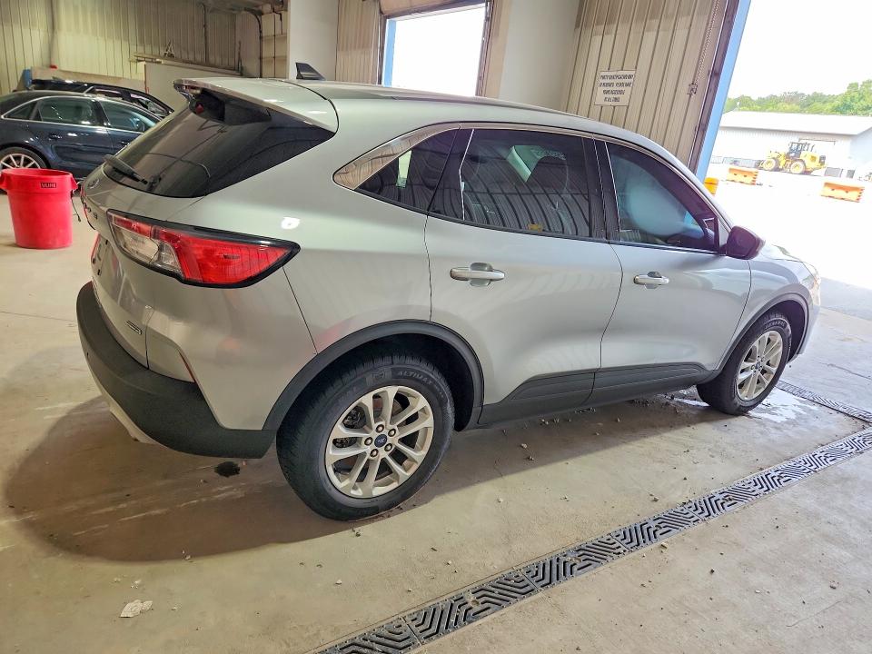 2021 Ford Escape VIN 1FMCU9BZ9MUA68339 COPART salvage auction — MINOR DENT/SCRATCHES, PA - CERT OF TITLE, sold $7,100 on 2026-08-25 (photo 3)