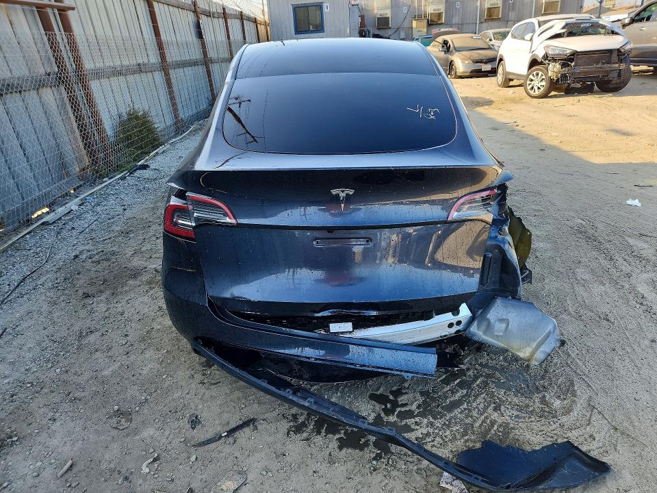 2025 Tesla Model y VIN 7SAYGDED0SF315549 COPART salvage auction — FRONT END, Ca - Acq Bos - Post Sale - Salvage, sold $2,200 on 2026-08-23 (photo 6)