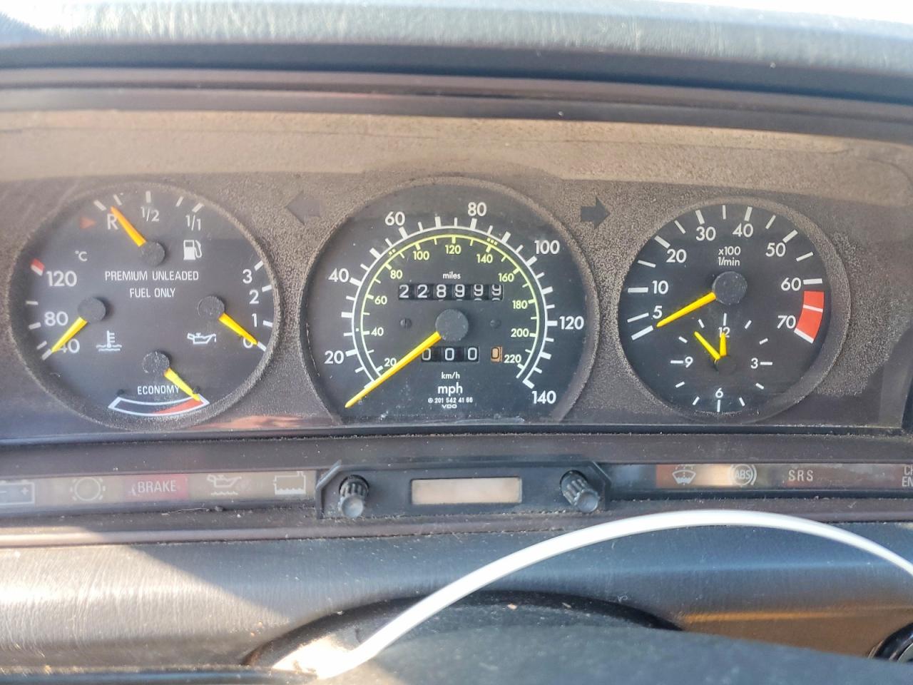 1990 Mercedes-benz 190 VIN WDBDA29D8LF727659 COPART salvage auction — Rear End, FL - CERTIFICATE OF TITLE, sold $1,350 on 2026-09-18 (photo 9)