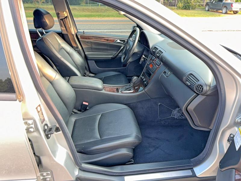2003 Mercedes-benz C class VIN WDBRF61JX3F351952 COPART salvage auction — NORMAL WEAR, OK - CERTIFICATE OF TITLE (P), sold $2,500 on 2026-08-13 (photo 5)