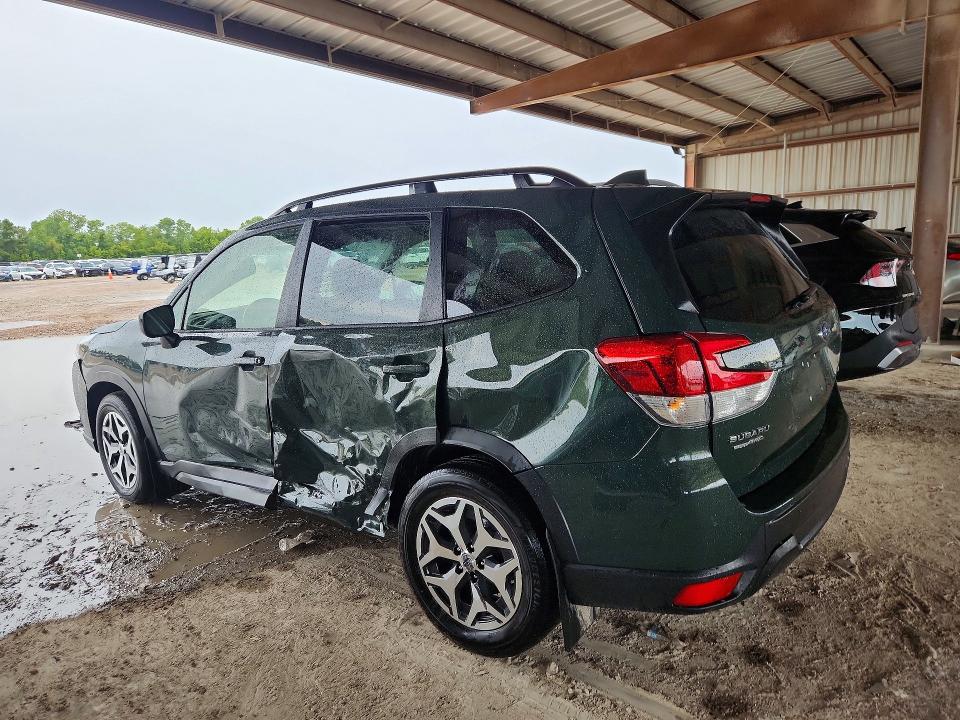 2022 Subaru Forester VIN JF2SKAEC8NH467902 COPART salvage auction — SIDE, Tn - Salvage Certificate, sold $9,200 on 2026-09-15 (photo 2)