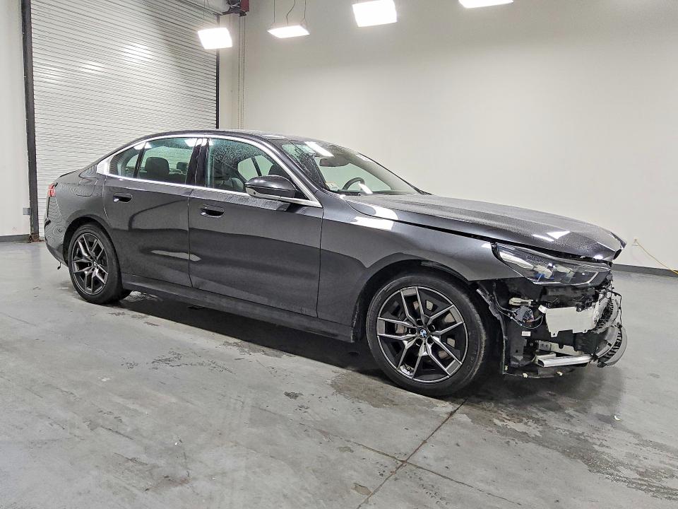2027 BMW 5 series VIN WBA63FJ06VCY13073 COPART salvage auction — REAR END, MA - CERTIFICATE OF TITLE, sold $38,000 on 2026-09-02 (photo 4)