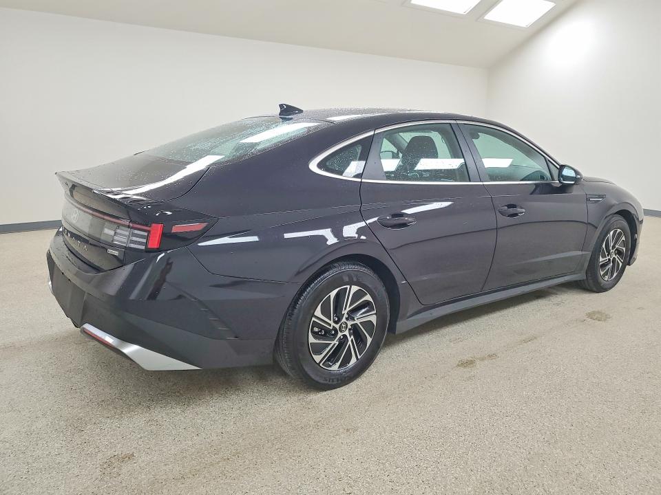 2026 Hyundai Sonata hybrid VIN KMHL24JJ9TA168235 COPART salvage auction — REAR END, CO - CERTIFICATE OF TITLE (P), sold $12,400 on 2026-08-19 (photo 3)