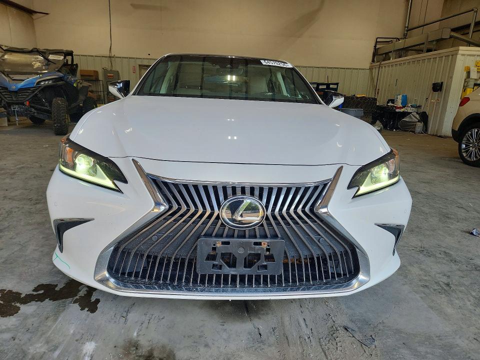 2019 Lexus ES VIN 58ABZ1B17KU007103 COPART salvage auction — REAR END, Ny - Mv-907A Salvage Certificate, sold $18,200 on 2026-08-24 (photo 5)