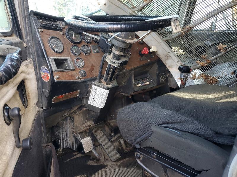 1989 Peterbilt 377 VIN 1XPCAB7X6KN285798 COPART salvage auction — ROLLOVER, WA - BILL OF SALE, sold $850 on 2026-09-10 (photo 8)