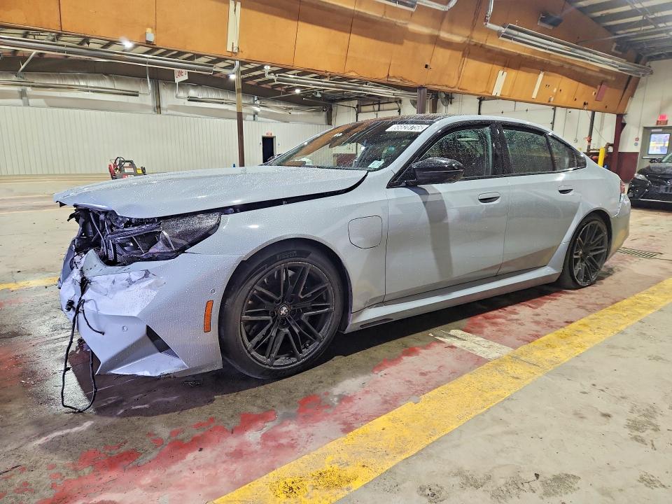 2027 BMW M5 VIN WBS83FK08VCY10047 — COPART salvage auction photo