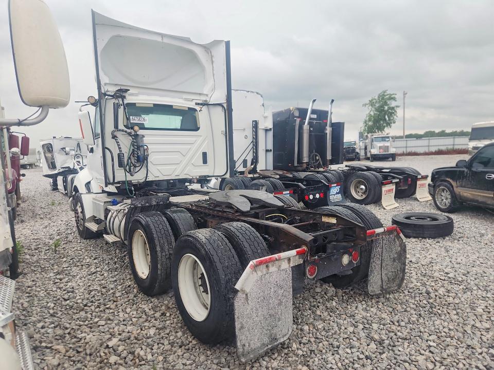 2016 International VIN 3HSDJAPR7GN379855 COPART salvage auction — MINOR DENT/SCRATCHES, Tn - Certificate Of Title, sold $9,800 on 2026-09-01 (photo 2)
