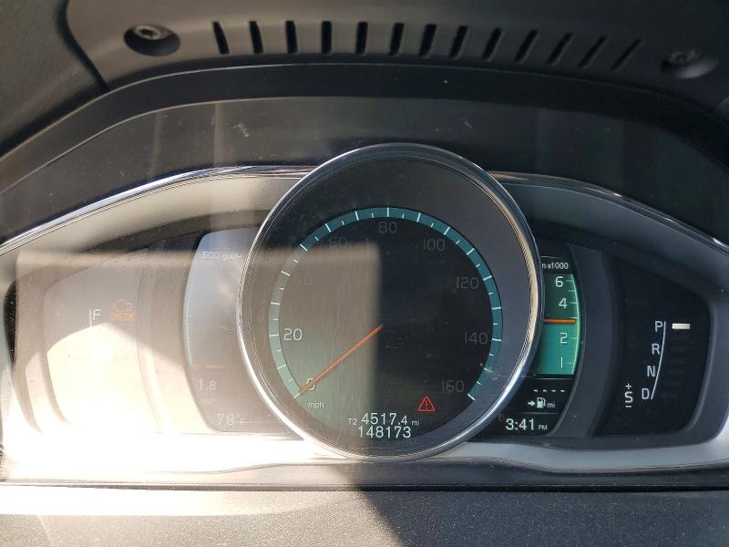 2016 Volvo V60 cross country VIN YV4612HK5G1017449 COPART salvage auction — SIDE, Ca - Dis/Dlr/Exp Only Clean Title, sold $400 on 2026-08-22 (photo 9)