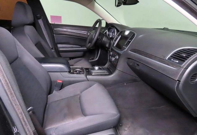 2022 Chrysler 300 VIN 2C3CCAAG0NH253607 COPART salvage auction — ALL OVER, TX - DIS/DLR/EXP ONLY CLEAN TITLE (P), sold $9,600 on 2026-09-10 (photo 5)
