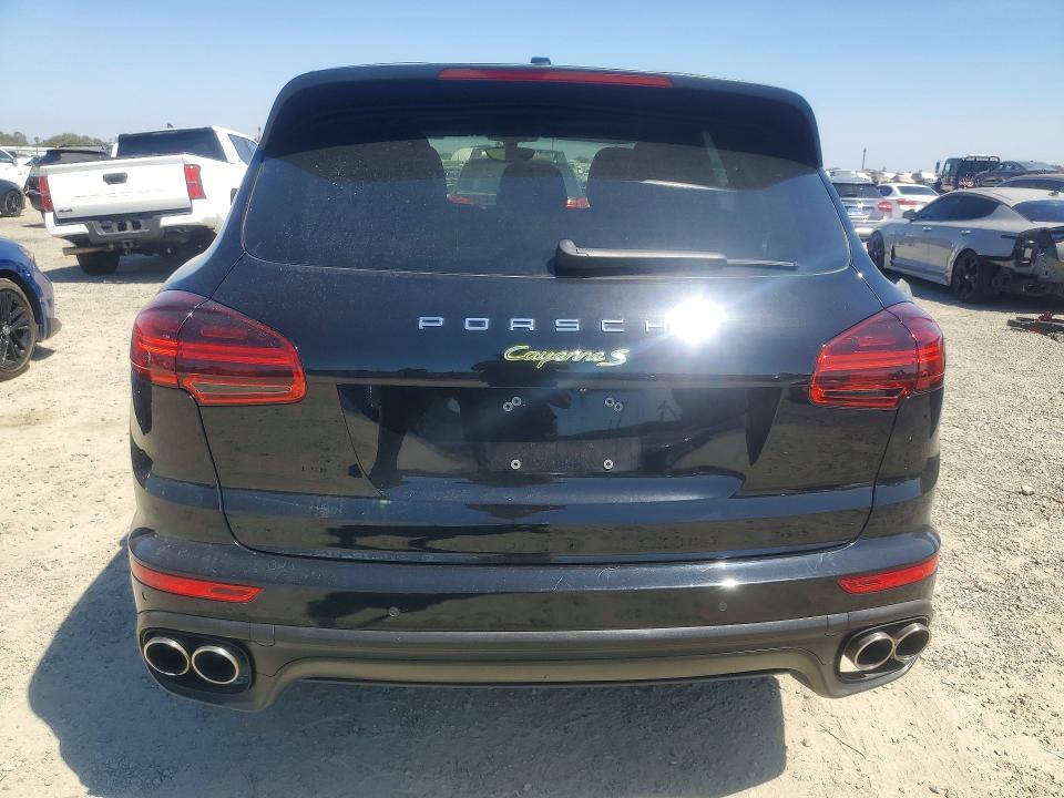 2016 Porsche Cayenne VIN WP1AE2A28GLA58589 COPART salvage auction — MINOR DENT/SCRATCHES, Ca - Dis/Dlr/Exp Only Clean Title, sold $2,200 on 2026-08-11 (photo 6)