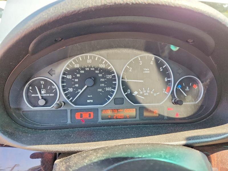 2001 BMW 3 series VIN WBAAV53411FJ64628 COPART salvage auction — FRONT END, WA - BILL OF SALE, sold $175 on 2026-08-14 (photo 9)