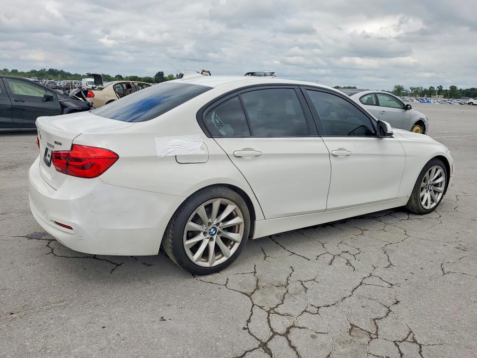 2018 BMW 3er VIN WBA8E1G50JNU90422 COPART salvage auction — MINOR DENT/SCRATCHES, Wv - Certificate Of Title (P), sold $6,100 on 2026-08-10 (photo 3)
