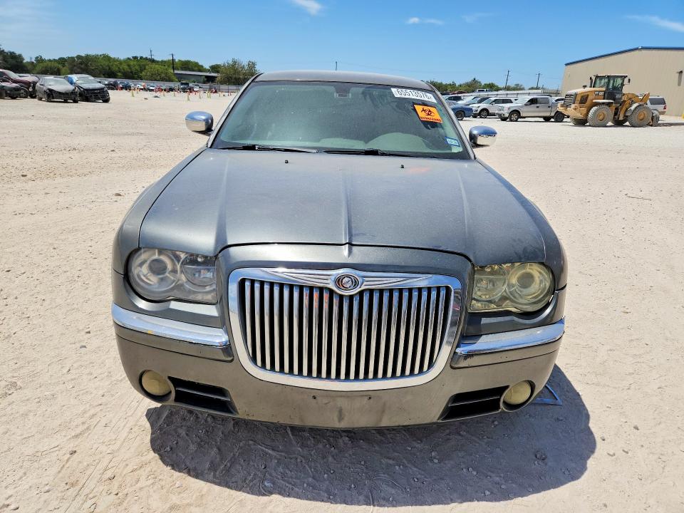 2008 Chrysler 300 VIN 2C3KA63H88H219875 COPART salvage auction — MINOR DENT/SCRATCHES, Tx - Certificate Of Title, sold $800 on 2026-09-10 (photo 5)