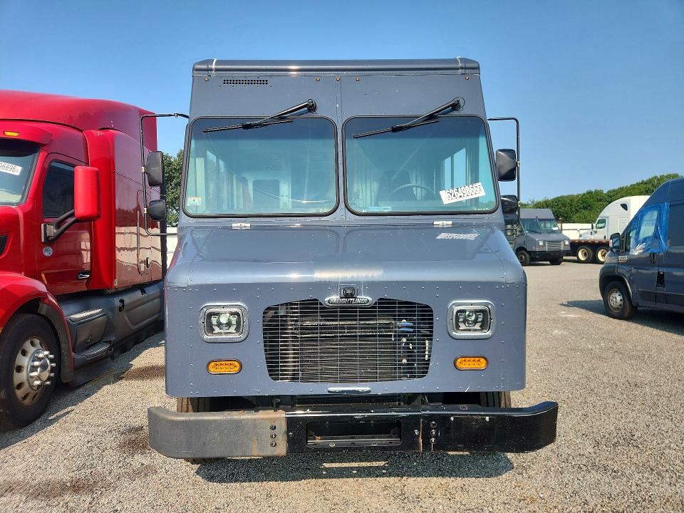 2021 Freightliner Mt45g VIN 4UZAC2GA3MCMM9727 COPART salvage auction — MINOR DENT/SCRATCHES, MA - CERTIFICATE OF TITLE, sold $15,600 on 2026-09-15 (photo 5)