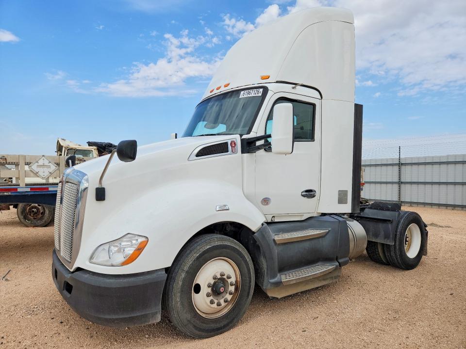 2021 Kenworth T680 VIN 1XKYA48X6MJ467470 — COPART salvage auction photo