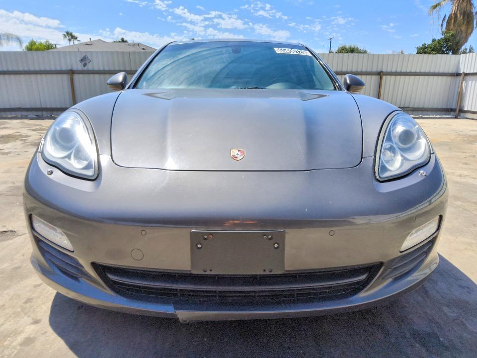 2013 Porsche Panamera VIN WP0AA2A70DL013943 COPART salvage auction — NORMAL WEAR, CA - CERTIFICATE OF TITLE, sold $5,200 on 2026-09-24 (photo 5)