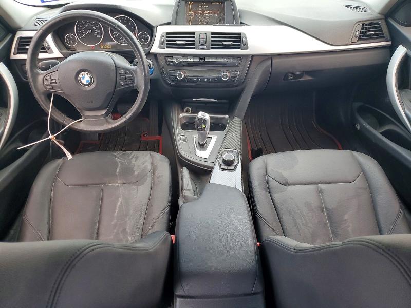 2013 BMW 3er VIN WBA3A5G59DNP23716 COPART salvage auction — WATER/FLOOD, Tx - Salvage Title-Flood Damage, sold $700 on 2026-08-21 (photo 8)