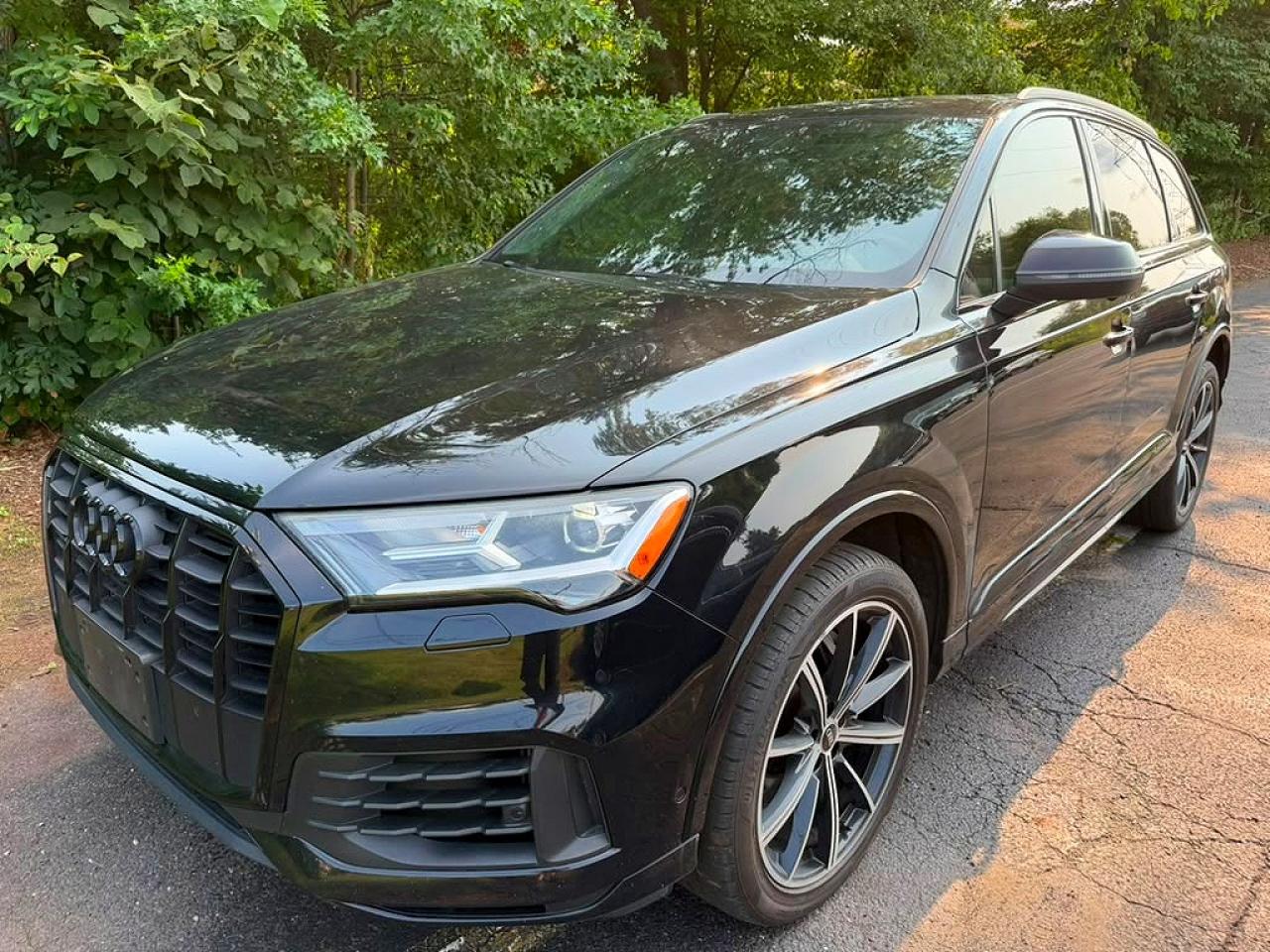 2021 Audi Q7 VIN WA1LXAF72MD018267 — COPART salvage auction photo