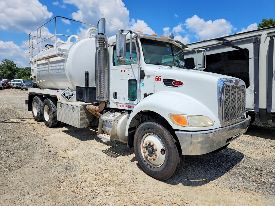 2008 Peterbilt 340 VIN 2NPRLN9X88M754752 COPART salvage auction — Burn Engine, IN - CERTIFICATE OF TITLE (P), sold $8,500 on 2026-09-06 (photo 4)