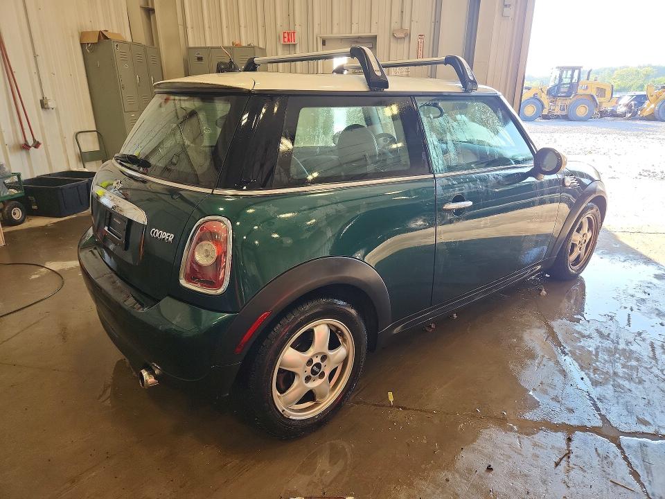 2008 Mini Cooper VIN WMWMF33588TU68705 COPART salvage auction — HAIL, Wi - Junked Vehicle Bill Of Sale, sold $525 on 2026-08-24 (photo 3)
