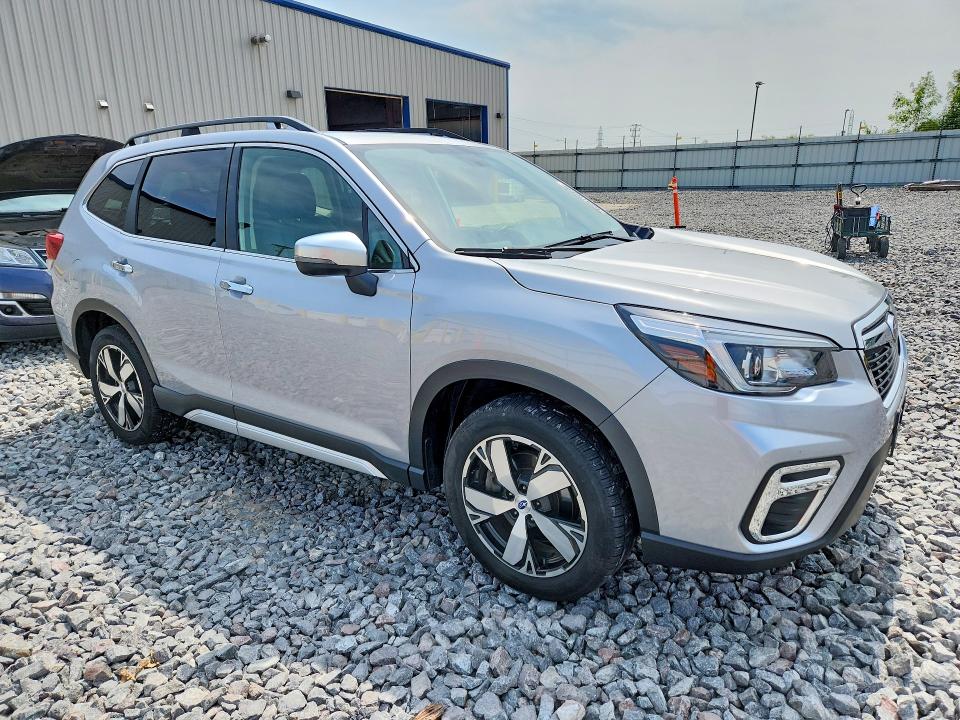 2019 Subaru Forester VIN JF2SKAWC6KH428980 COPART salvage auction — HAIL, Wi - Certificate Of Title, sold $13,500 on 2026-09-14 (photo 4)