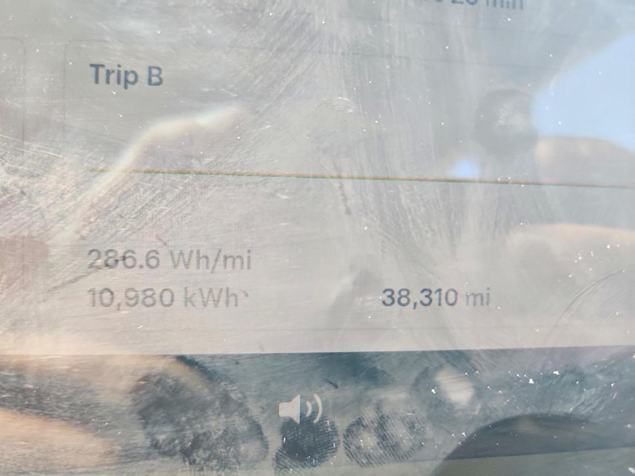 2025 Tesla Model y VIN 7SAYGDEE8SA362351 COPART salvage auction — Front End, FL - CERT OF TITLE SLVG REBUILDABLE, sold $8,600 on 2026-09-03 (photo 9)