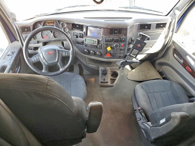 2017 Peterbilt All models VIN 1XPBDP9X4HD363815 COPART salvage auction — NORMAL WEAR, CT, sold $8,900 on 2026-09-07 (photo 8)