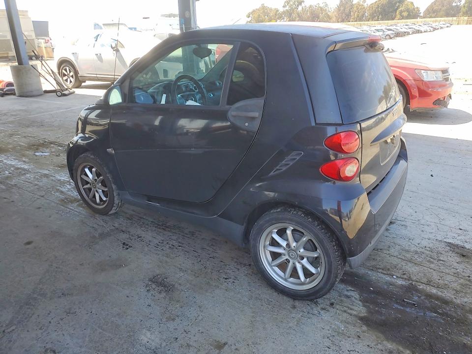 2009 Smart Fortwo VIN WMEEJ31X79K273021 COPART salvage auction — FRONT END, Ca - Dis/Dlr/Exp Only Clean Title, sold $300 on 2026-08-13 (photo 2)