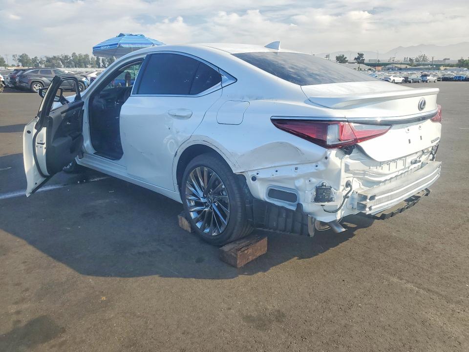 2025 Lexus ES VIN 58AEA1C13SU076597 COPART salvage auction — REAR END, Ca - Lien Papers-Clean Or Ac, sold $22,600 on 2026-08-24 (photo 2)