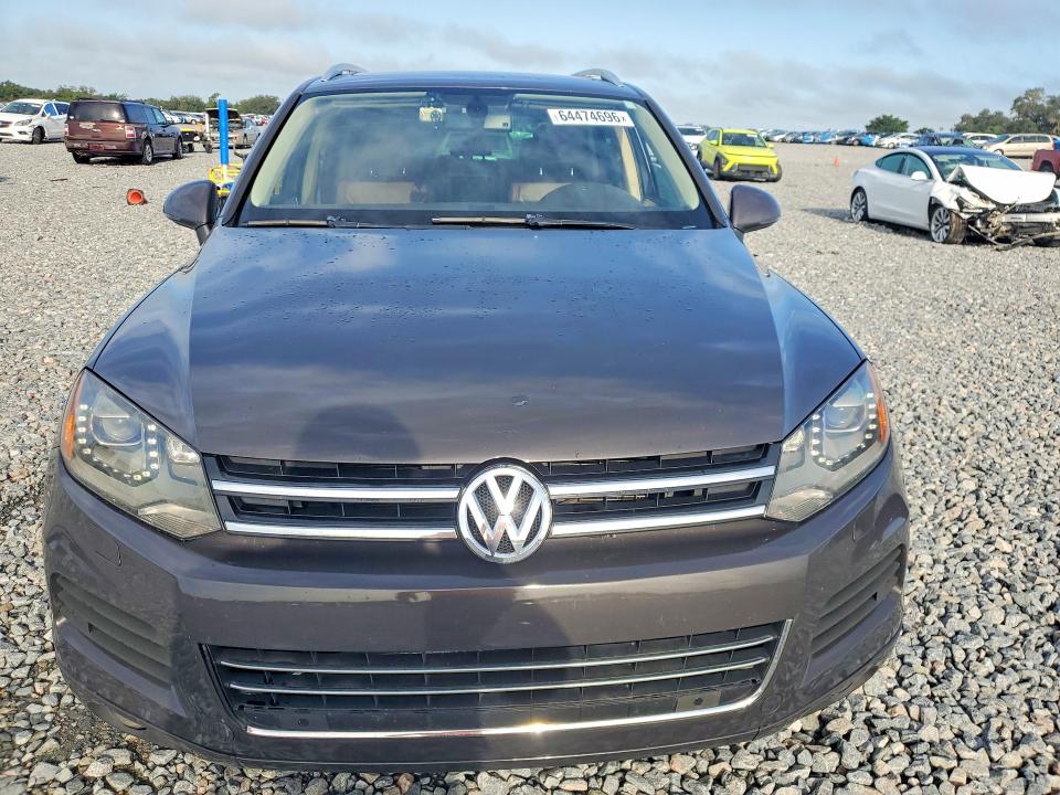 2012 Volkswagen Touareg VIN WVGFK9BP0CD005534 COPART salvage auction — NORMAL WEAR, Salvage Title, sold $2,750 on 2026-08-11 (photo 5)