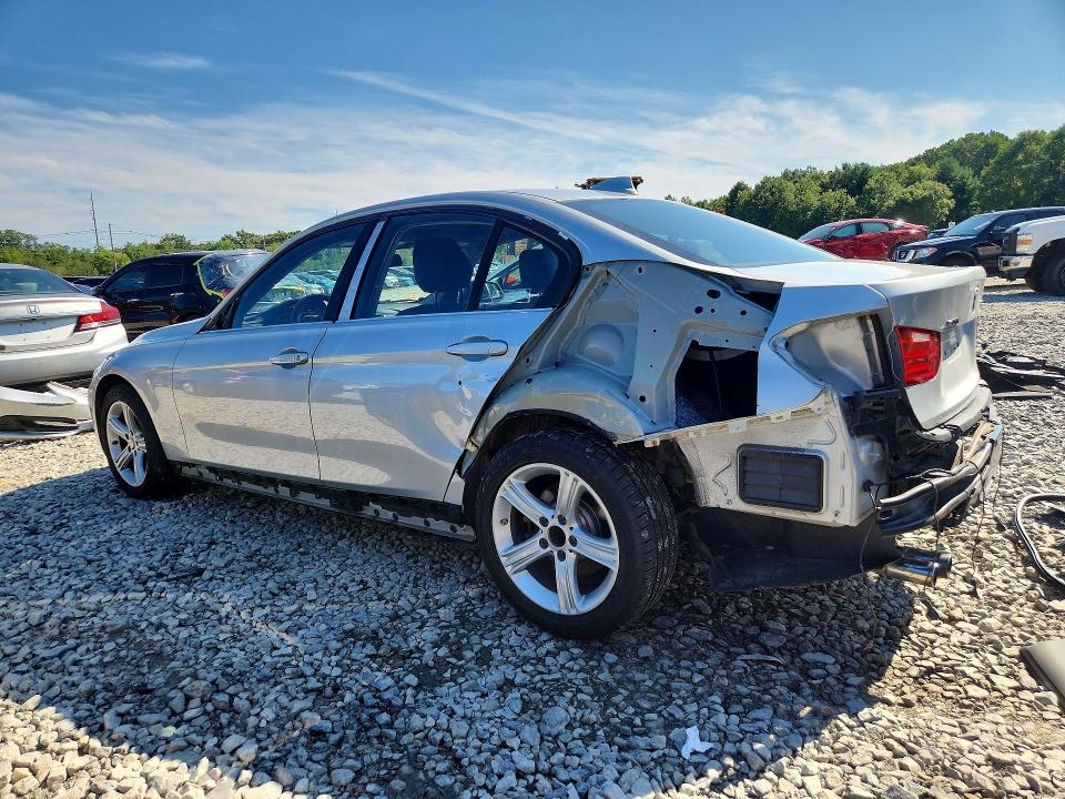 2014 BMW VIN WBA3B5C50EP542903 COPART salvage auction — REAR END, Ma - Cert Of Title-Reconstrctd Coll, sold $950 on 2026-08-12 (photo 2)