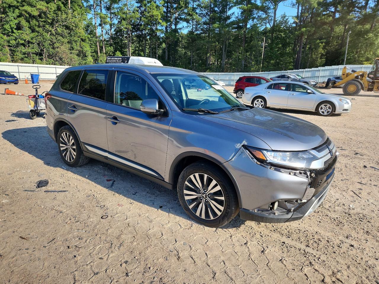 2019 Mitsubishi Outlander VIN JA4AD3A32KZ008628 COPART salvage auction — Front End, VA - DEALER ONLY CLEAN TITLE, sold $3,150 on 2026-09-11 (photo 4)
