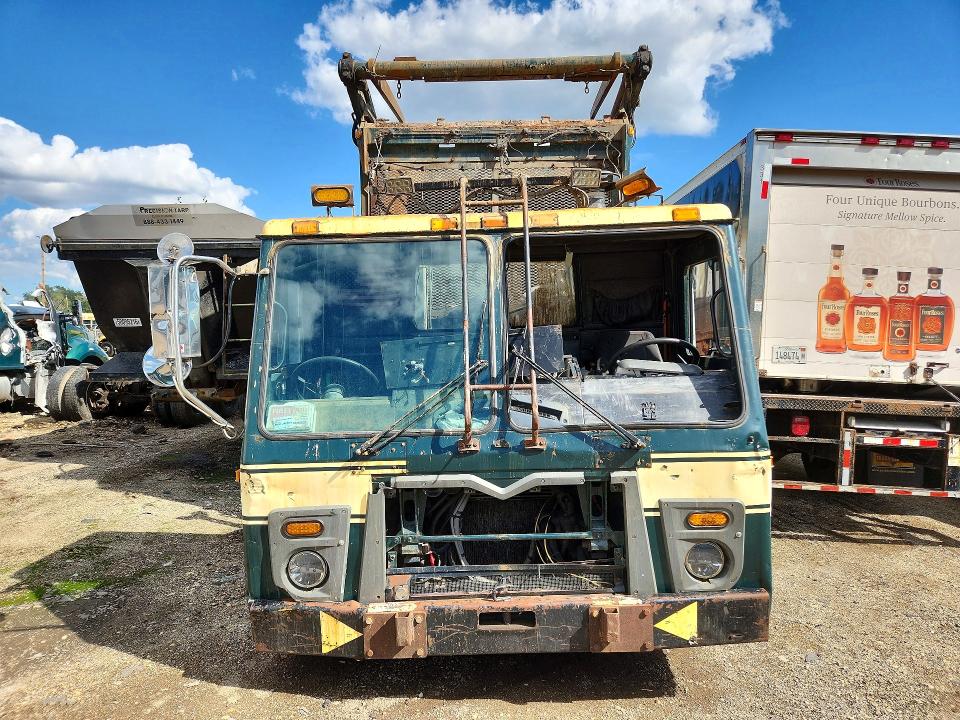 2014 VIN 1M2AU14C7EM002178 COPART salvage auction — STRIPPED, FL - CERTIFICATE OF DESTRUCTION, sold $450 on 2026-09-17 (photo 5)