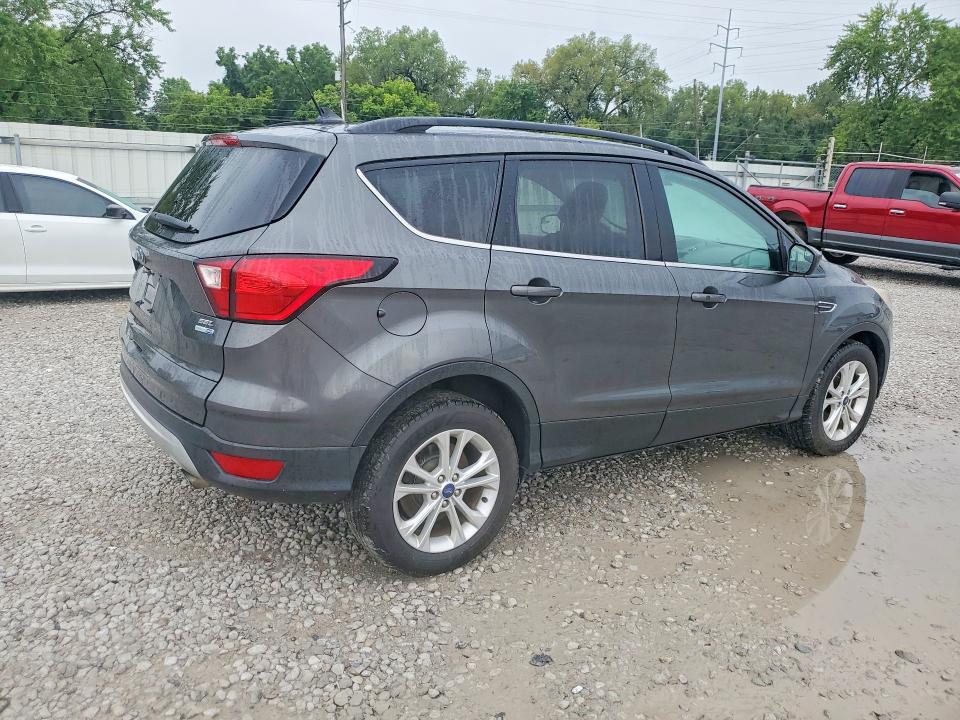 2019 Ford Escape VIN 1FMCU9HDXKUB23907 COPART salvage auction — MINOR DENT/SCRATCHES, Oh - Certificate Of Title, sold $2,650 on 2026-09-11 (photo 3)