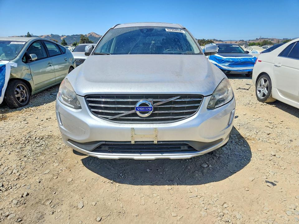 2016 Volvo Xc60 VIN YV440MDK8G2880980 COPART salvage auction — MINOR DENT/SCRATCHES, Salvage Title, sold $3,700 on 2026-08-25 (photo 5)