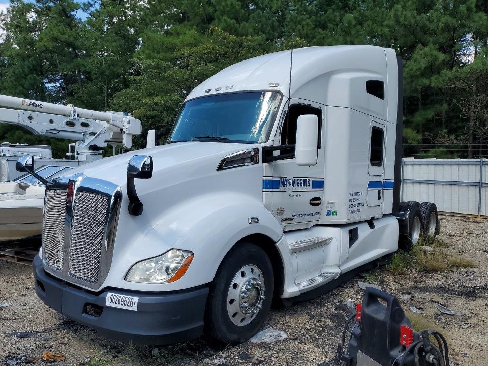 2018 Kenworth T680 VIN 1XKYD49X6JJ179210 — COPART salvage auction photo