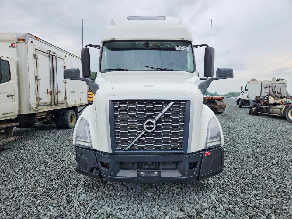 2022 Volvo VIN 4V4NC9EH3NN316569 COPART salvage auction — SIDE, Az - Cert Of Title - Salvage, sold $20,600 on 2026-09-03 (photo 5)